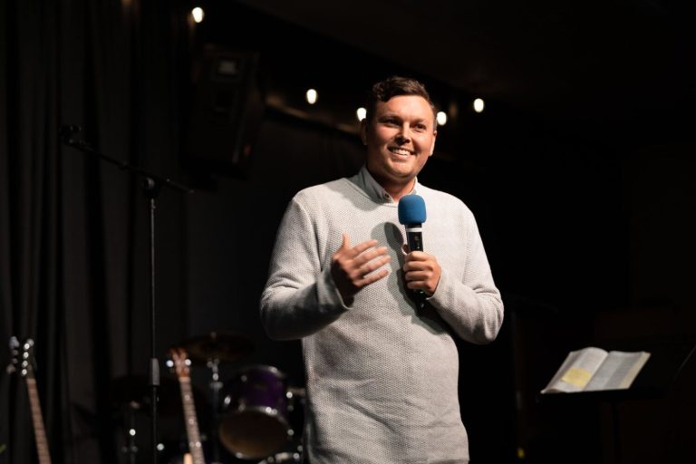 NABOŻEŃSTWO | „Jedyna sztuczka diabła” | pastor Joel Slade | tłumaczy pastor Marek Micyk | 25.03.2023