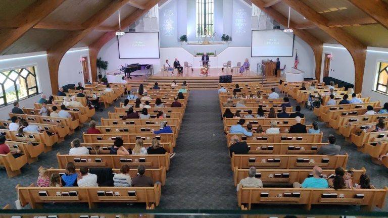 PREMIERA: „Finalna Gra pozorów: znamię bestii i sygnalizowanie cnoty” pastor Ron Kelly